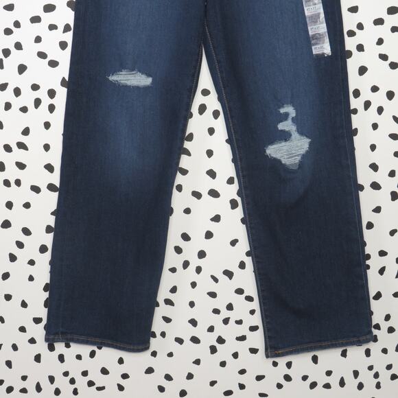 Levi’s Distressed Ribcage Straight Ankle Jeans - Picture 4 of 13